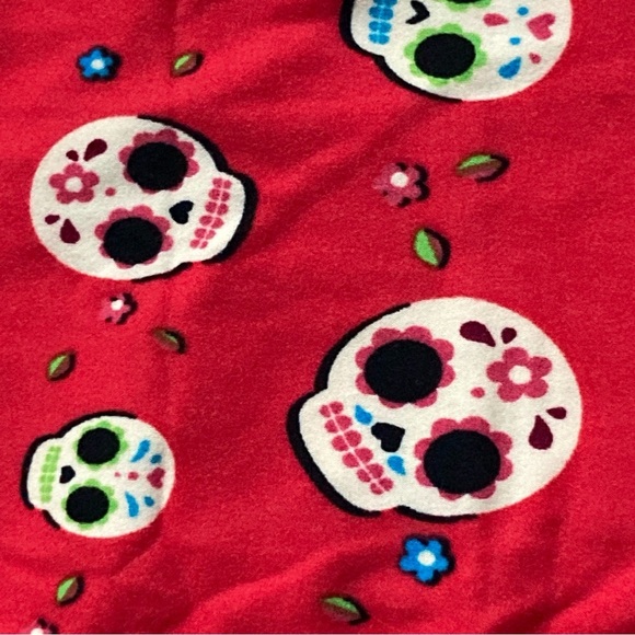 NWT LuLaRoe TC leggings Halloween red sugar skulls tall & curvy Whimsygoth - Picture 3 of 4